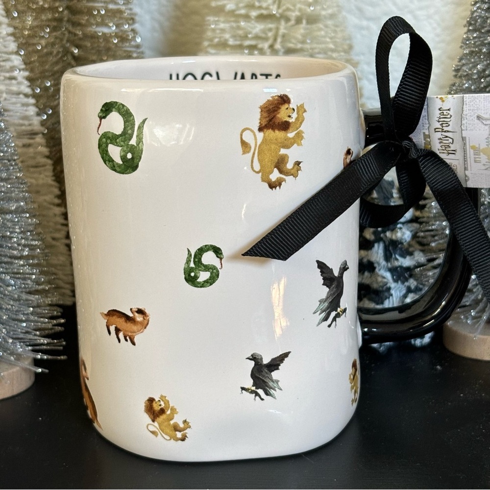 Rae Dunn HARRY POTTER Coffee Mug With House Logos “HOGWARTS” NEW‎